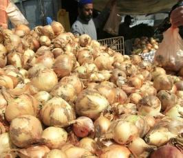 بالصور : جولة في سوق الخضار لمدينة غزة 