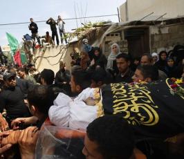 بالصور: مقاتلو سرايا القدس يشيعون قائد عملية « استدراج الأغبياء »