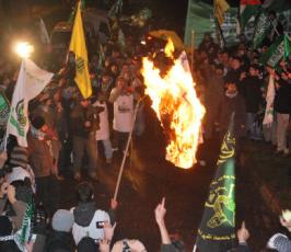بالصور: رايات « الجهاد الإسلامي » ترفرف في إسطنبول