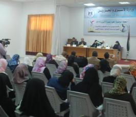 بالصور: طالبات جامعة الأقصى يلتقون بالأسيرات المحررات بوزارة الأسرى بغزة