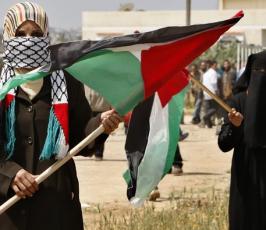 بالصور: مسيرة شعبية ضد الحزام الأمنى شرق خانيونس
