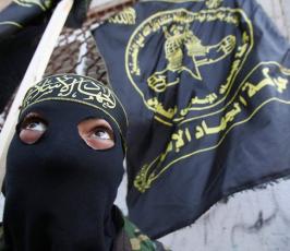 بالصور: نقل جثمان شهيدي الوسطي ومسيرة تشيعهما من قبل مقاتلي « السرايا »