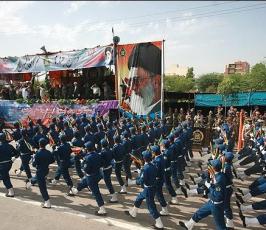 تقرير مصور: إيران تستعرض قوتها بيوم الجيش الوطنى