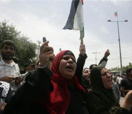 بالصور: بمشاركة الفصائل مسيرة فلسطينية تنديداُ بقرار التهجير الصهيونى