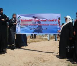 بالصور: إصابات بمسيرة سلمية ضد الجدار العازل شرق المغازى