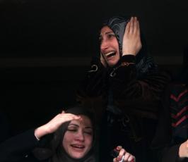 بالصور : تظاهرة ضد الحزام الأمني شرق غزة وإستشهاد الشاب أحمد سالم 20 خلالها