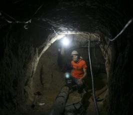 بالصور: شهداء جراء إستنشاق غاز سام باحد الأنفاق على الحدود مع قطاع غزة ومصر