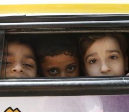 بالصور: أطفال غزة يحتفلون بالذكرى 62 للنكبة بغزة
