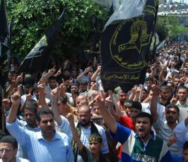 بالصور:الألاف من أنصار الجهاد الإسلامى ينتفضون في مسيرة حاشدة بالنصيرات