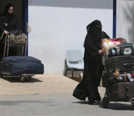 بالصور : معبر رفح يفتح لثلاث أيام لمغادرة المسافرين