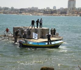بالصور : نجاح تجربة عبارات غزية لنقل مساعدات أسطول الحرية