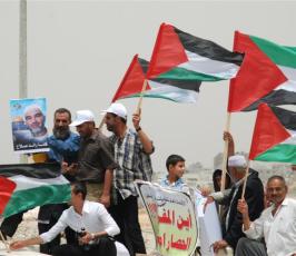 شاهد بالصور: مسيرة بحرية تضامنية مع ضحايا أسطول الحرية