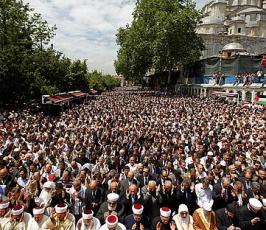 شاهد بالصور: تشييع جثامين شهداء أسطول الحرية