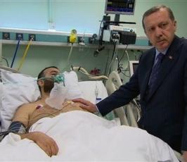 بالصور : « أردوغان »  يزور جرحى أسطول الحرية 