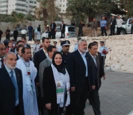 بالصور:هنية يضع حجر الأساس لشهداء الحرية في ميناء غزة برفقة برلمانيين عرب