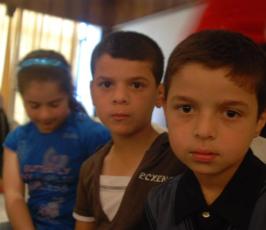بالصور:الهيئة الخيرية لإغاثة الشعب الفلسطينى تكرم أبناء الشهداء فى حفلاً لها بغزة