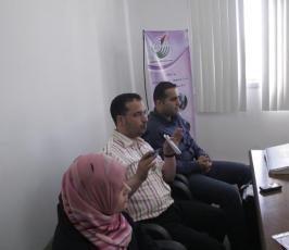 بالصور : التجمع الإعلامي الفلسطيني يوزع شهادات دورة المراسل التلفزيوني
