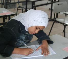 عدسة «  فلسطين اليوم  » تشارك طلبة التوجيهى فى اليوم الأول للامتحانات
