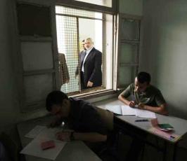 عدسة «  فلسطين اليوم  » تشارك طلبة التوجيهى فى اليوم الأول للامتحانات