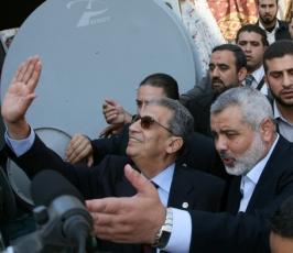 بالصور: لقاء رئيس الوزراء إسماعيل هنية وعمرو موسى 