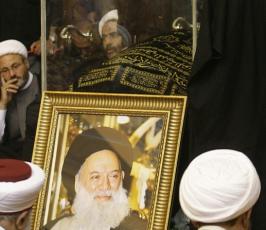 بالصور : السيد حسن نصر الله في وداع العلامة محمد حسين فضل الله