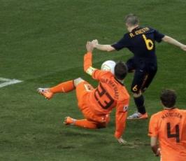 بالصور:: نهائيات كأس العالم وإسبانيا تتوج للقلب على حساب هولندا