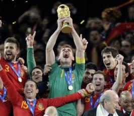 بالصور:: نهائيات كأس العالم وإسبانيا تتوج للقلب على حساب هولندا
