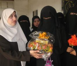 بالصور: دائرة العمل النسائى والرابطة الاسلامية تتفقدان مخيمات إسطول الحرية