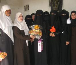 بالصور: دائرة العمل النسائى والرابطة الاسلامية تتفقدان مخيمات إسطول الحرية