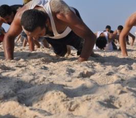 بالصور: حركة الجهاد تخرج دورة الشهيد «  محمد عبد الله » أبو المرشد لتعليم فنون السباحة بالوسطي‎