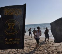 بالصور: حركة الجهاد تخرج دورة الشهيد «  محمد عبد الله » أبو المرشد لتعليم فنون السباحة بالوسطي‎