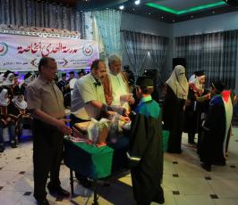 تخريج فوج لبيك يا أقصى في مدرسة الهدى الخاصة بغزة  ‫(29980071)‬ ‫‬