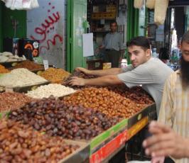 شاهد بالصور:أجواء إستقبال الغزييون لشهر رمضان المبارك