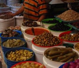 شاهد بالصور:أجواء إستقبال الغزييون لشهر رمضان المبارك