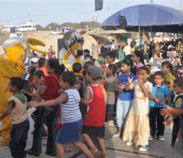 بالصور: حركة الجهاد تنظم مهرجان البسمة رغم المحنة على شاطئ بحر غزة