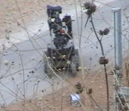 بالصور : العدو ينشر « الريبوت » على طول الشريط الحدودي ...