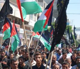 بالصور:حركة الجهاد وفصائل المقاومة تخرجان بمسيرة جماهيرية حاشدة «  بيوم القدس العالمى »
