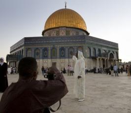 بالصور : ما أجمل عيد الفطر في باحات المسجد الأقصى
