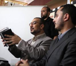 بالصور : عملاء وأجهزة رصد وتعقب للمقاومين في مؤتمر الداخلية