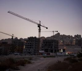 بالصور : هل يفجر بناء المستوطنات المفاوضات 
