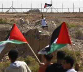 بالصور::مظاهرة ضد الجدار الفاصل شرق مدينة غزة