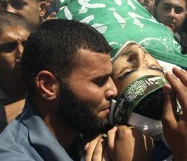 تشييع جثمان الشهيد ابو قادوس بعد استهدافه من قبل طائرات الاحتلال
