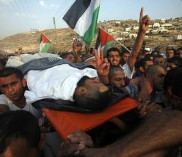 بالصور : جماهير مدينة الخليل تشييع شهيد القدس 