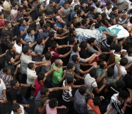 بالصور : جماهير مدينة الخليل تشييع شهيد القدس 