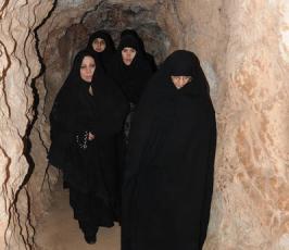 بالصور : عقيلة الرئيس نجاد تزور معلم «  مليتا  » في الجنوب اللبناني