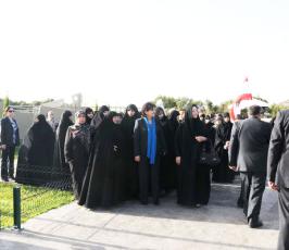 بالصور : عقيلة الرئيس نجاد تزور معلم «  مليتا  » في الجنوب اللبناني