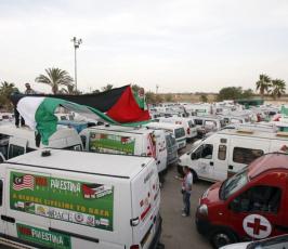 بالصور : قافلة شريان الحياة تجوب قطاع غزة المحاصر 