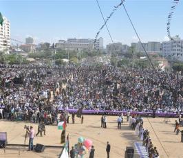 بالصور: الجماهير المحتشدة بمهرجان الدكتور فتحى الشقاقى تقدر بعشرات الآلاف