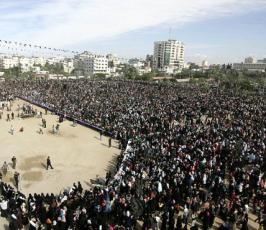 بالصور: الجماهير المحتشدة بمهرجان الدكتور فتحى الشقاقى تقدر بعشرات الآلاف