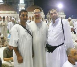 بالصور : موفد إذاعة القدس للديار الحجازية الزميل عماد نور  يواصل طريقه للخير في مكة